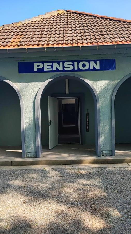 Pension Hopela Гота Экстерьер фото